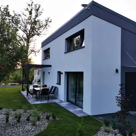 Vakantiehuis Przystan Dobrej Energii, Caloroczne Z Goraca Balia Z Hydromasazem
