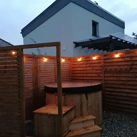 Vakantiehuis Przystan Dobrej Energii, Caloroczne Z Goraca Balia Z Hydromasazem