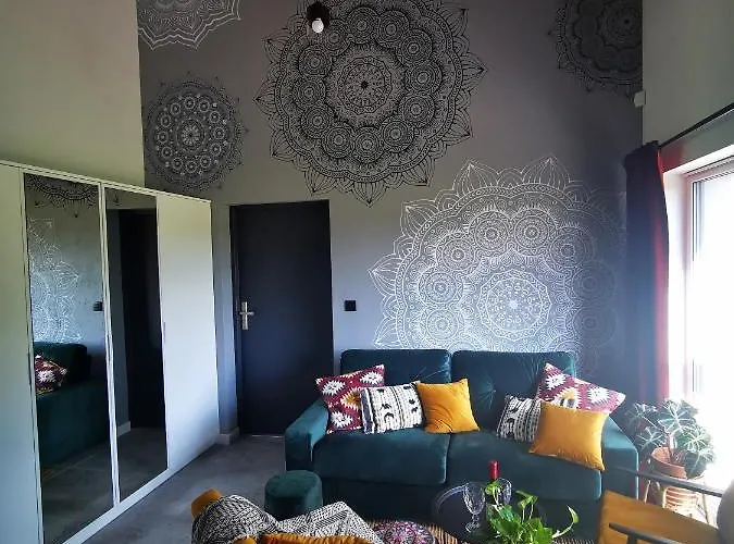 Przystan Dobrej Energii, Caloroczne Z Goraca Balia Z Hydromasazem