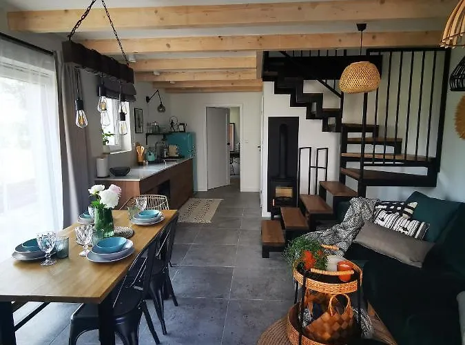 Holiday home Przystan Dobrej Energii, Caloroczne Z Goraca Balia Z Hydromasazem *