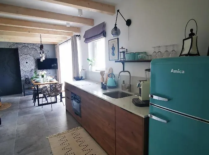 Przystan Dobrej Energii, Caloroczne Z Goraca Balia Z Hydromasazem *